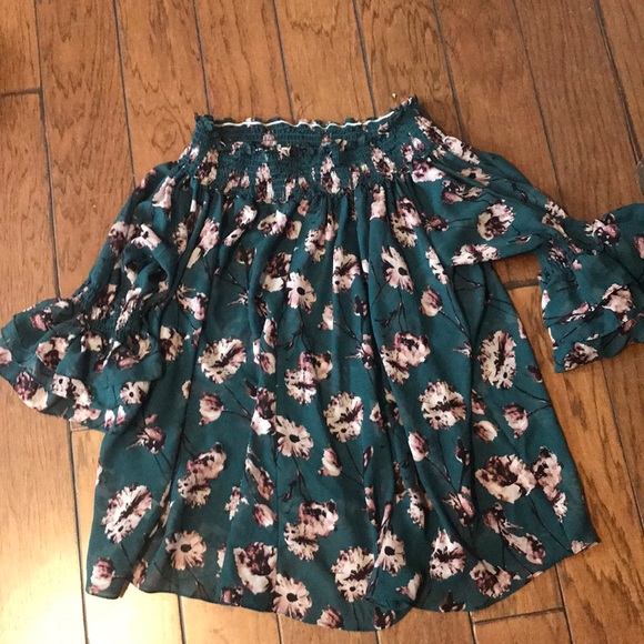 Off shoulder top🎈.   2X - Picture 3 of 3